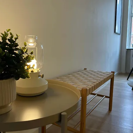 Brand New By The Lakes Appartement *